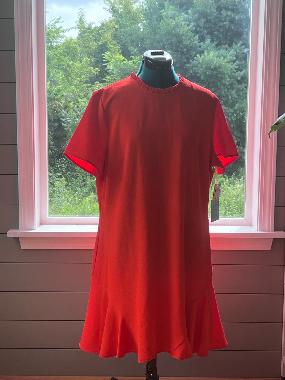 CeCe Bright Red Short Sleeveuu Flounce Hem Dress